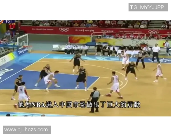 足球巨星突然现身篮球更衣室带来震撼氛围引发球员热烈反应